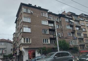 отвън